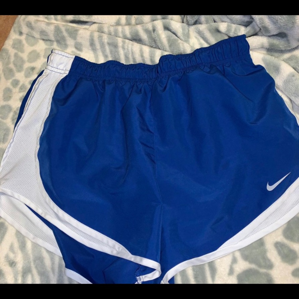 Nike shorts women’s